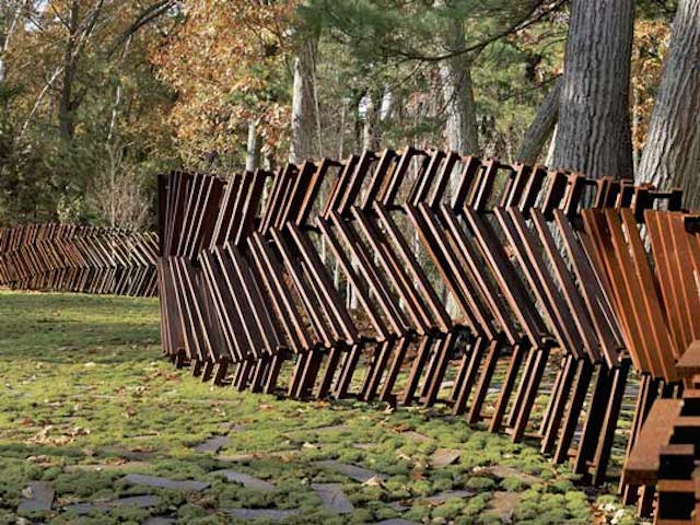 EXTRAORDINARY WOODEN FENCE_1