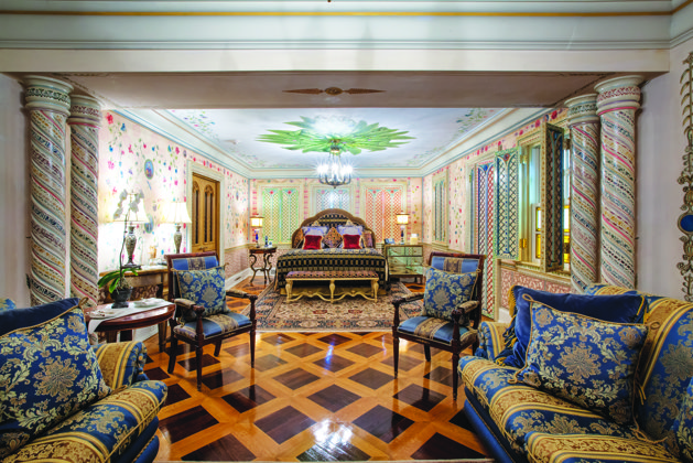 Must see an outstanding interior design in Versace Mansion 4