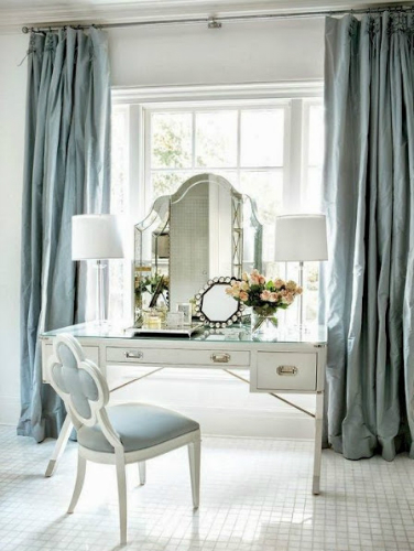 10 elegant tables for your contemporary bedroom 3