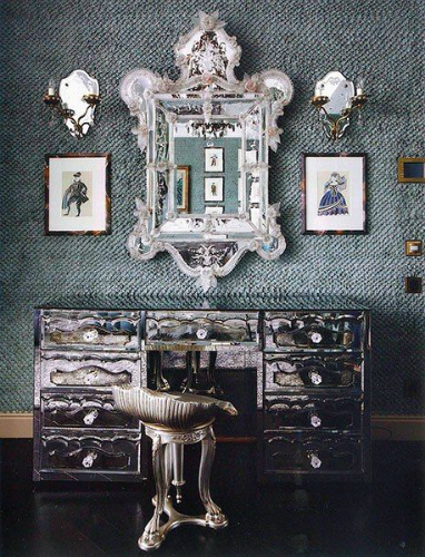 10 elegant tables for your contemporary bedroom 4