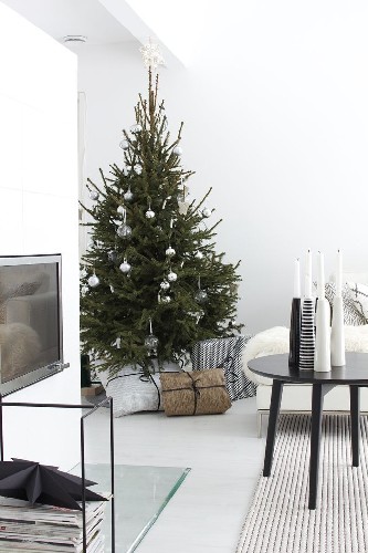 xmas Decoration to your Living Room natural scandinavian
