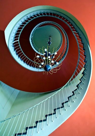 10 Bold Spiral Staircase designs that you’ll want at home