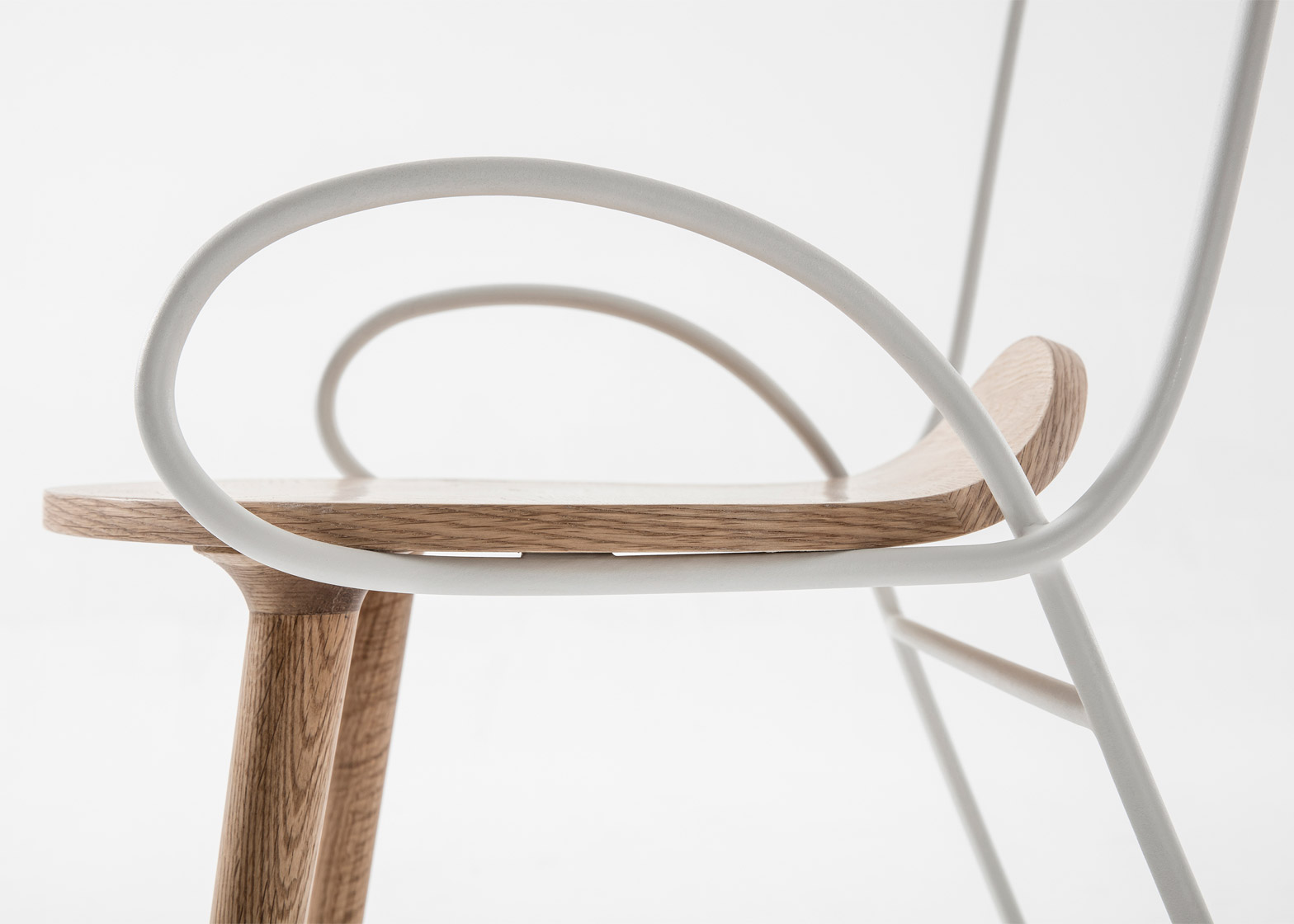 Wooden Chairs: Meet the amazing Sylph chair by Atelier Deshaus