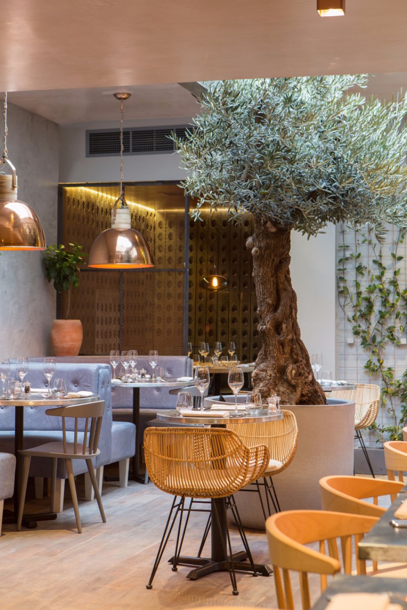GET INSPIRED BY THIS INTIMATE RESTAURANT BY KINNERSLEY KENT DESIGN