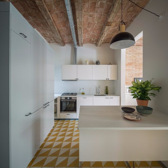 Discover this Apartment in Barcelona with a Industrial Style