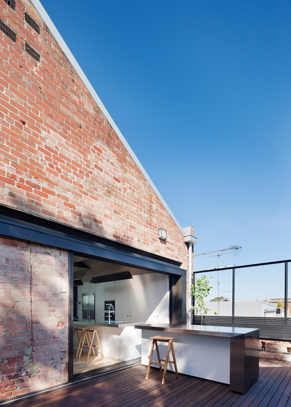 Andrew Simpson Architects and It's Modern Industrial Home Design