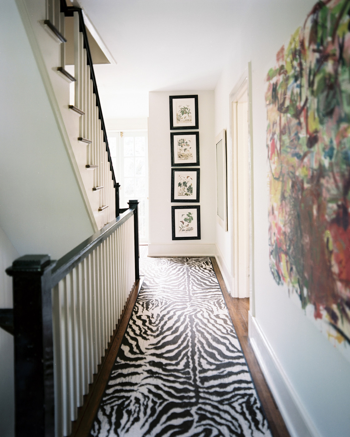 How To Have A More Welcoming Hallway Decor 4