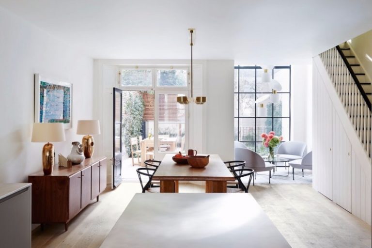 TAKE A LOOK AT THIS NOTTING HILL TOWNHOUSE