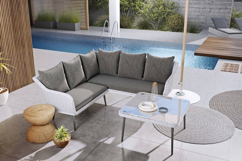 How To Elevate Your Outdoor Design For The Summer With 3 Simple Tips!