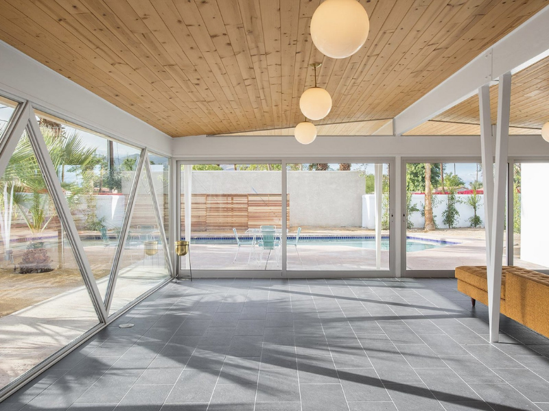 THIS MID-CENTURY HOME IN PALM SPRINGS LISTED FOR $600K IS A LOOKER!_11