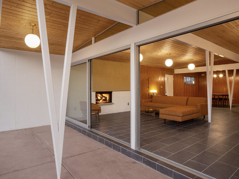 THIS MID-CENTURY HOME IN PALM SPRINGS LISTED FOR $600K IS A LOOKER!_12