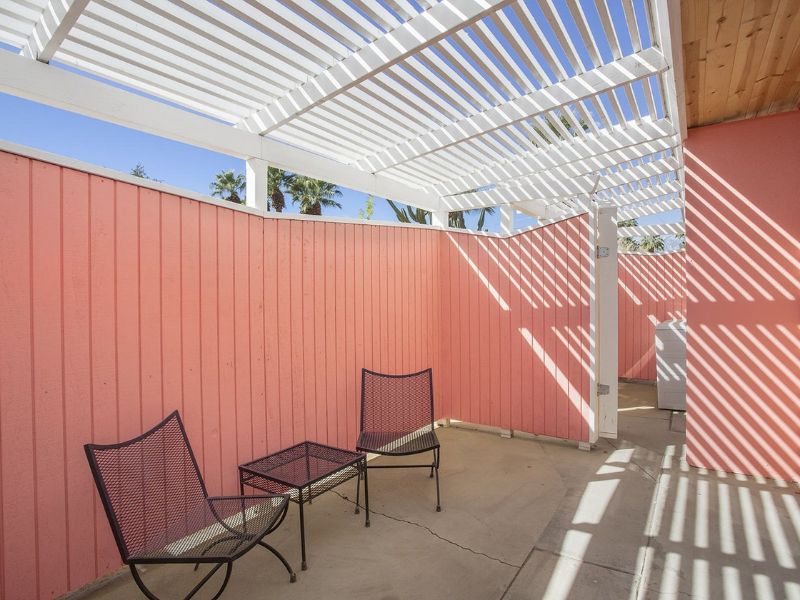 THIS MID-CENTURY HOME IN PALM SPRINGS LISTED FOR $600K IS A LOOKER!_14