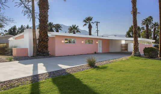 THIS MID-CENTURY HOME IN PALM SPRINGS LISTED FOR $600K IS A LOOKER!_feat